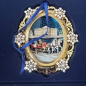 White House Christmas Ornament 2004